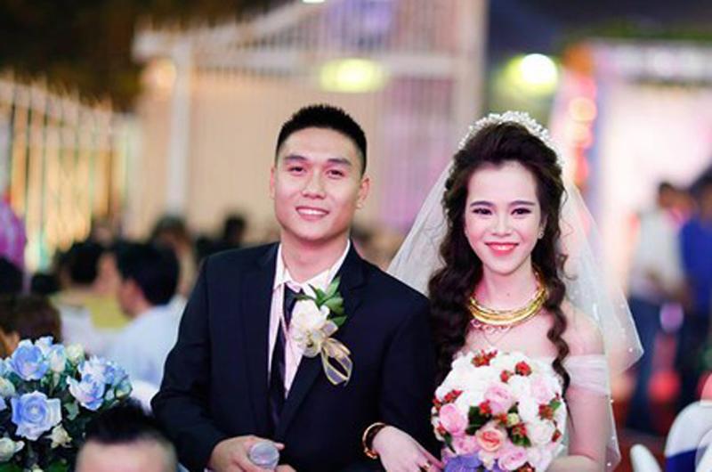 Tháng 2/2015, những hình ảnh xa hoa về đám cưới của một cặp đôi người Việt đã khiến cộng đồng mạng xôn xao.
