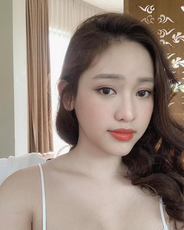Khoe thầy bói phán tướng tốt, Thúy Vi bị mỉa mai “sửa hết rồi mà vẫn coi mặt được à” - 2
