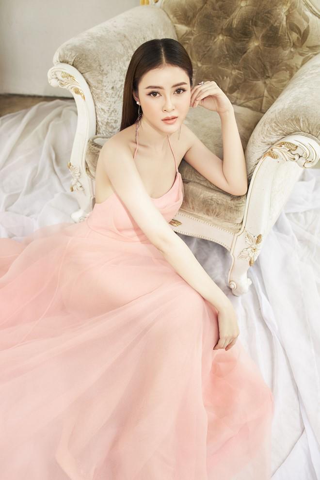 Á hậu Lý Kim Thảo đẹp trong veo, kể về vai nữ sinh nhà nghèo ham amp;#34;sống ảoamp;#34; - 3