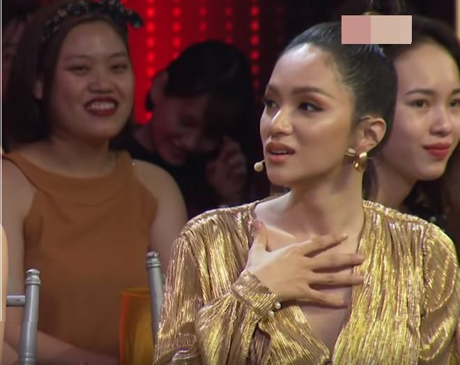 Hoa hậu chuyển giới Hương Giang rụng rời khi được amp;#34;Chàng rể quốc dânamp;#34; tỏ tình - 1