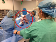 Tin tức - Hai bé sinh đôi 'gây bão' MXH vì nắm chặt tay nhau lúc chào đời giờ ra sao?