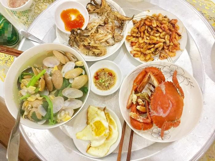 Nấu cơm ngon toàn được chồng chấm 9-10 điểm, nhưng vợ lại muốn 1 điểm vì lý do bất ngờ - 3