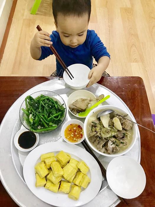 Nấu cơm ngon toàn được chồng chấm 9-10 điểm, nhưng vợ lại muốn 1 điểm vì lý do bất ngờ - 6