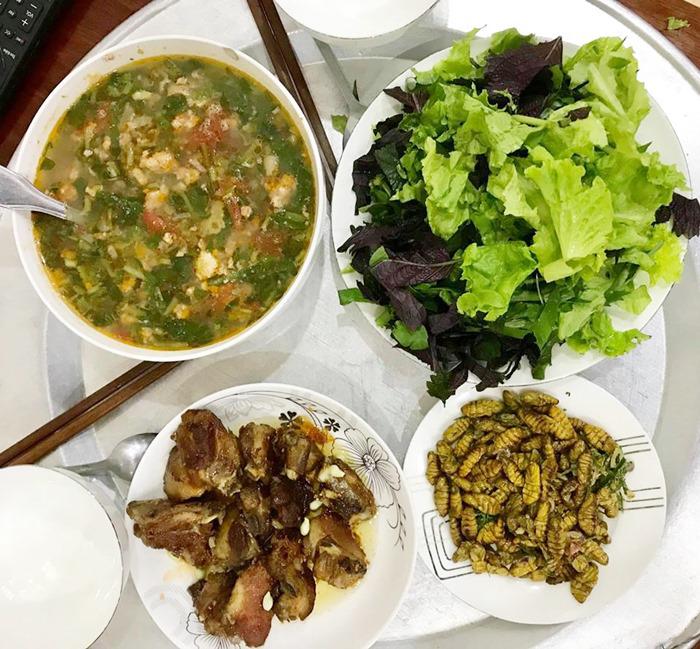 Nấu cơm ngon toàn được chồng chấm 9-10 điểm, nhưng vợ lại muốn 1 điểm vì lý do bất ngờ - 8