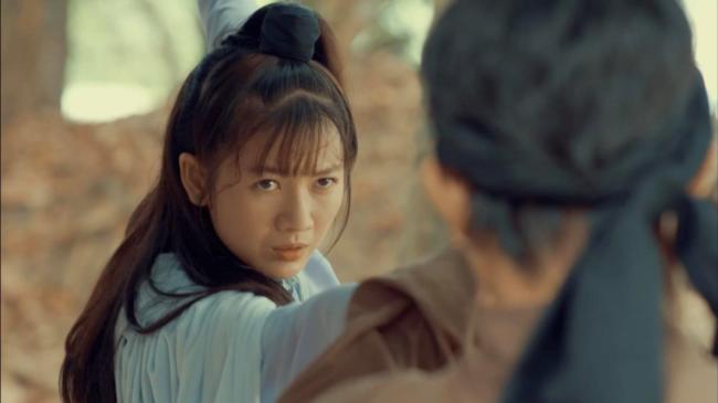 Oanh Kiều thoát mác gái quê, làm nữ tướng cướp, “rượt đuổi đâm chém” Quang Sự - 1