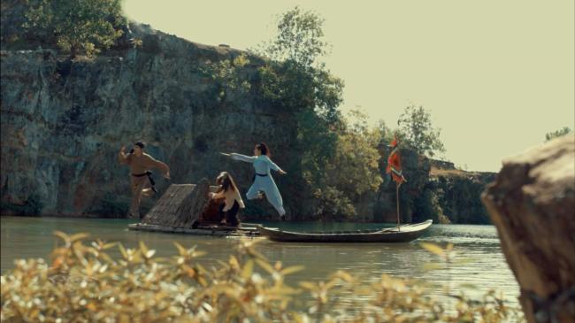 Oanh Kiều thoát mác gái quê, làm nữ tướng cướp, “rượt đuổi đâm chém” Quang Sự - 3