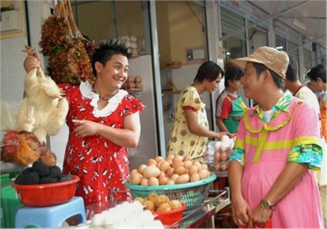 Rơi nước mắt nhớ Anh Vũ: Người từng làm amp;#34;má mìamp;#34;, mặc váy bầu bán gà để tặng tiếng cười - 4