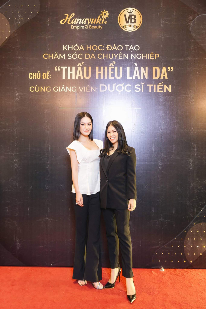 Dược sĩ Tiến “đứng lớp” đào tạo về chủ đề “Thấu hiểu làn da” cho các cô gái Hanayuki - 4