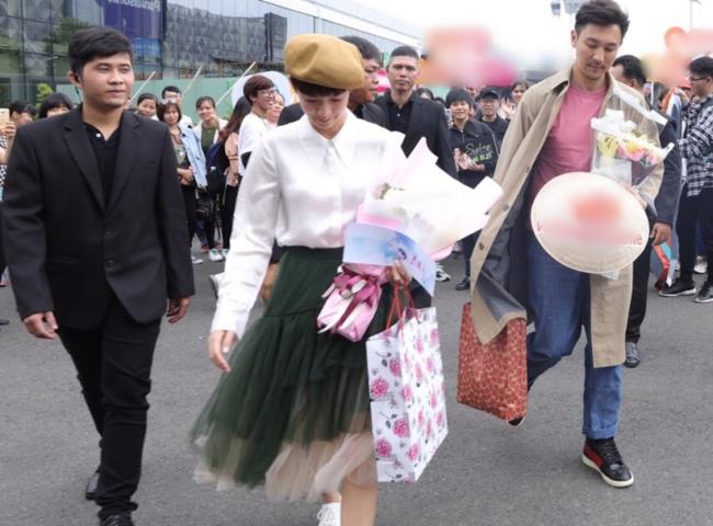 amp;#34;Bao Thanh Thiênamp;#34; Đàm Tuấn Ngạn sang Việt Nam: amp;#34;Tôi áp lực nhất mỗi lần ở nhà trông 2 conamp;#34; - 7