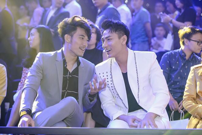 Xuất hiện với vẻ ngoài khác lạ, Isaac chính thức công bố dự định amp;#34;khủngamp;#34; trong năm 2019 - 8