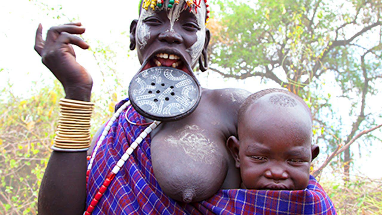 Đeo đĩa vào môi và những tập tục làm đẹp kỳ dị của phụ nữ trên khắp hành tinh - 5