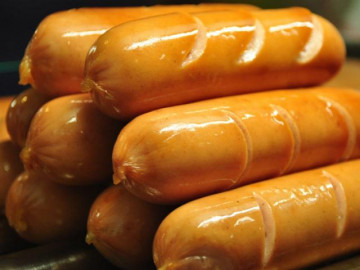 Những hình ảnh chân thực về quy trình làm ra một chiếc xúc xích