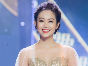 Sau tai nạn gãy tay, MC Thùy Linh vẫn rạng rỡ trong lễ trao giải Cánh Diều Vàng