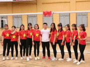 Giải trí - Cầu thủ điển trai Quang Hải bất ngờ về trường cũ làm điều này khiến fan vỡ òa
