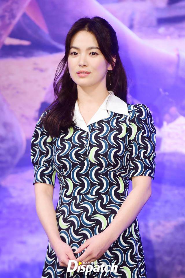 Không đeo nhẫn cưới, trang phục lộng lẫy, nhưng Song Hye Kyo vẫn khiến fan thất vọng vì... - 6