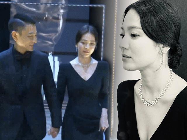 Váy xẻ khoe ngực lấp ló, Song Hye Kyo ngọt ngào bên người đàn ông chẳng phải Song Joong Ki