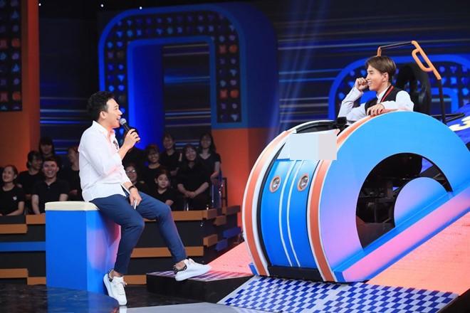 Con trai MC VTV từng gây sốt amp;#34;Bố ơi, mình đi đâu thếamp;#34; lập kỷ lục mới trên truyền hình - 6