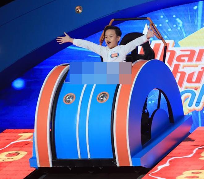 Con trai MC VTV từng gây sốt amp;#34;Bố ơi, mình đi đâu thếamp;#34; lập kỷ lục mới trên truyền hình - 2