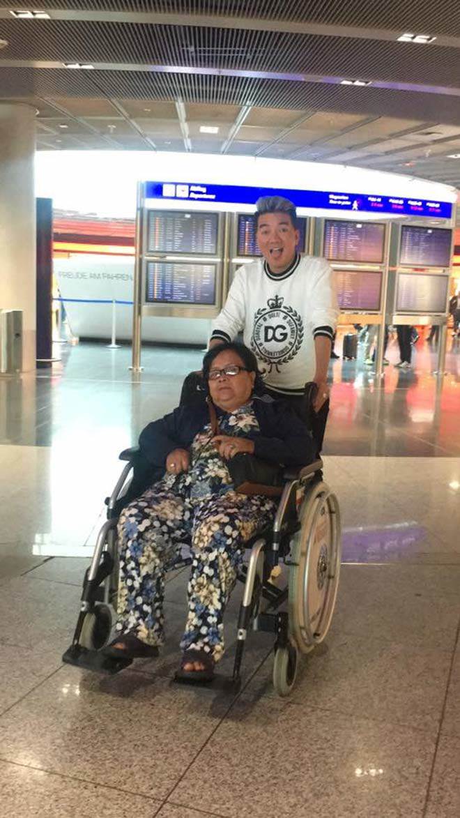 Sao Việt 24h: Từng bật khóc tố mẹ nợ nần, giờ Mr Đàm xót xa chứng kiến mẹ bệnh tật - 2