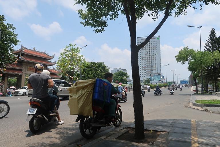 sai gon nang nong kinh hoang 40 do c, nguoi dan vat lon ngoai duong, trong benh vien - 8