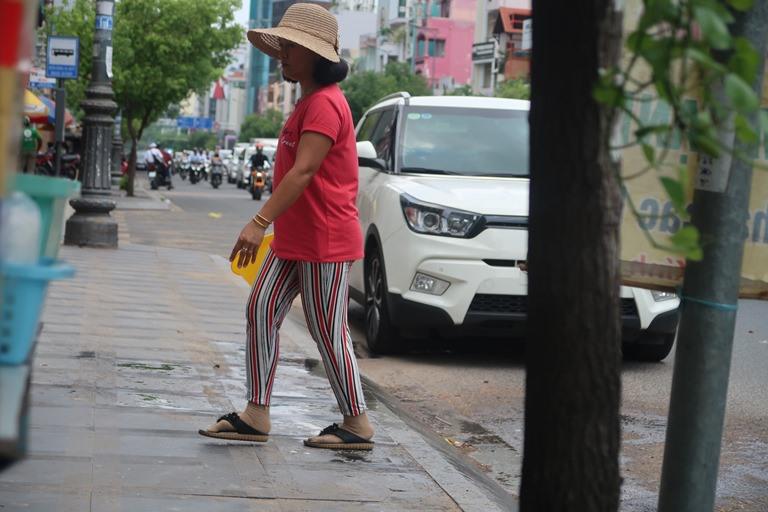 sai gon nang nong kinh hoang 40 do c, nguoi dan vat lon ngoai duong, trong benh vien - 9