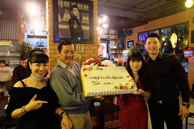 Sao Việt 24h: Sau 5 tháng lấy vợ đại gia hơn 15 tuổi, Trương Nam Thành sắp lên chức bố? - 1