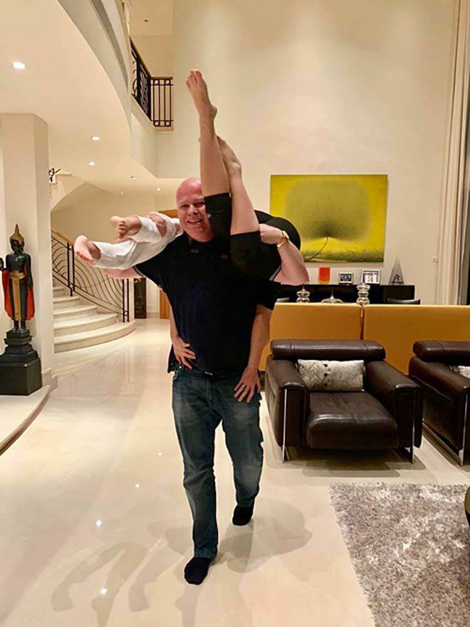 Sao Việt 24h: Hồng Quế kể chuyện mổ đẻ amp;#34;chết đi sống lạiamp;#34;, nhắc tới người gọi cô là vợ - 4