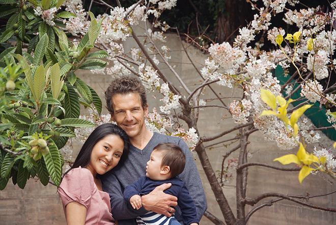 Lấy chồng tây, ca sĩ chọn ở nhà chăm con, bất ngờ với quan điểm dạy cháu của mẹ chồng - 1