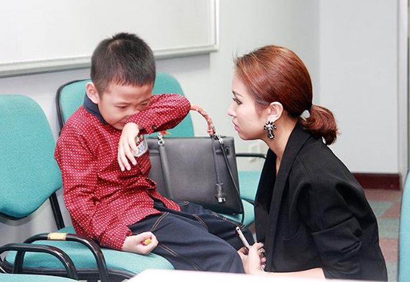 Con trai Thanh Vân cũng được nhận xét là cậu bé ngoan, sống tình cảm và rất yêu thương mẹ.
