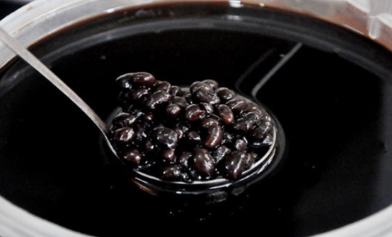 Dùng đỗ đen giải nhiệt ngày hè theo cách này dễ khiến cơ thể gặp họa - 1