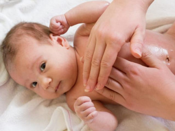 Nắng nóng, trẻ sơ sinh dễ mắc bệnh về da, 5 điều cần chú ý để bảo vệ da con