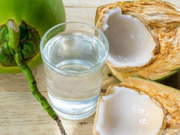 8 loại nước giải nhiệt cơ thể tốt hơn uống nước lạnh hay dùng điều hòa
