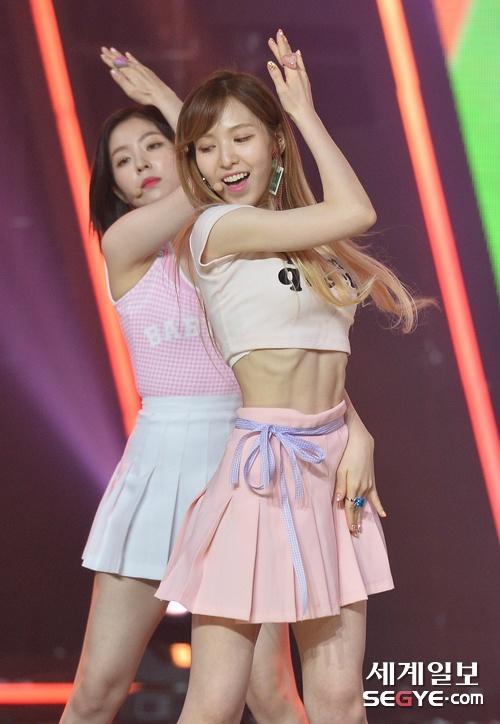 5 tuyệt sắc mỹ nhân Hàn có vòng eo bé kỷ lục, dưới 50cm - 7