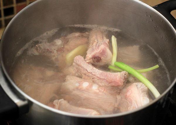 Turmeric Braised Pork Ribs