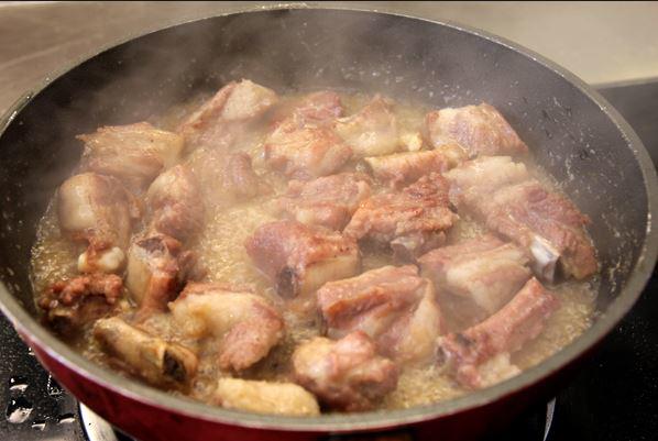 Braising Ribs with Coconut Water