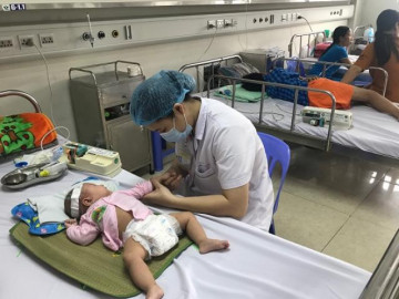 Bắt đầu nắng nóng nhiều trẻ viêm não biến chứng nặng nhập viện vì bố mẹ quên làm điều này