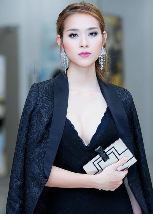 4 hotgirl sau khi thành mẹ đơn thân đẹp amp;#39;mòn con mắtamp;#39; - 2