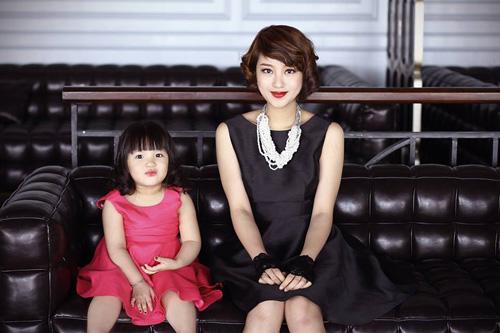 4 hotgirl sau khi thành mẹ đơn thân đẹp amp;#39;mòn con mắtamp;#39; - 10