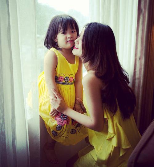 4 hotgirl sau khi thành mẹ đơn thân đẹp amp;#39;mòn con mắtamp;#39; - 11