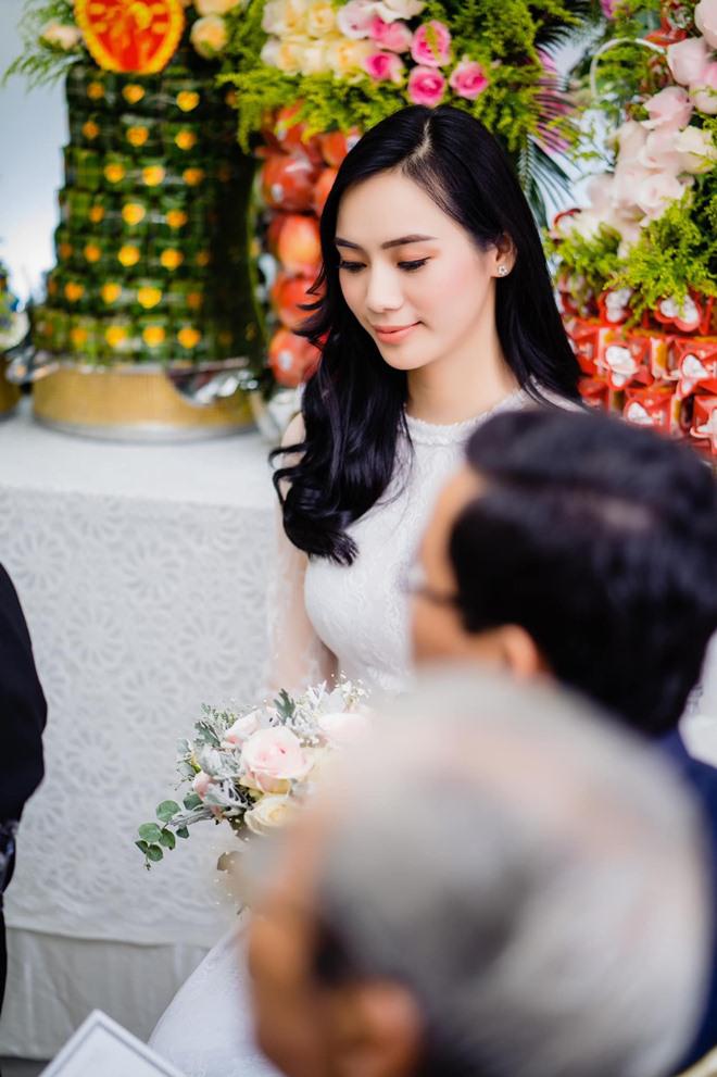 Cô gái amp;#34;chân dài như Hà Hồ, hát như Mỹ Tâmamp;#34; bất ngờ đính hôn: Chú rể gây tò mò - 6