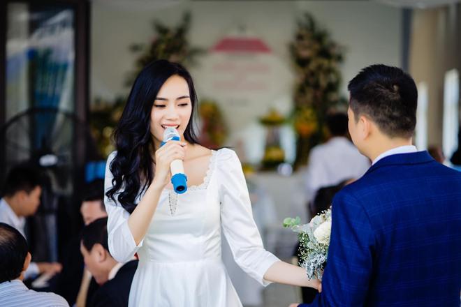 Cô gái amp;#34;chân dài như Hà Hồ, hát như Mỹ Tâmamp;#34; bất ngờ đính hôn: Chú rể gây tò mò - 8