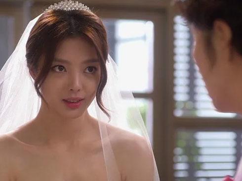 Đêm tân hôn, điện vừa tắt cũng là lúc tôi ôm đồ chạy đi trong hoảng loạn - 2