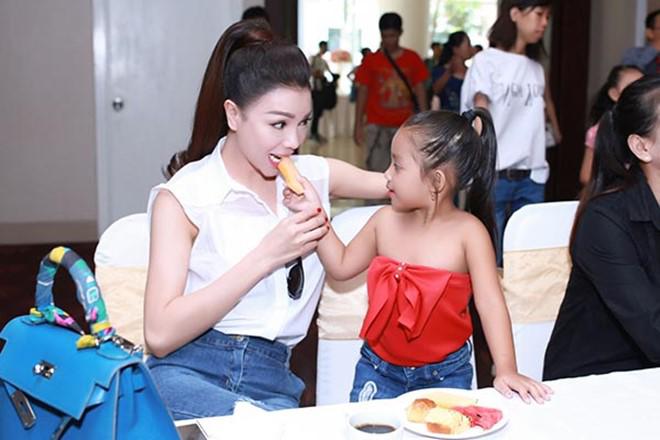 Loạt người đẹp showbiz Việt làm gì trong kỳ nghỉ lễ 30/4 và 1/5? - 3