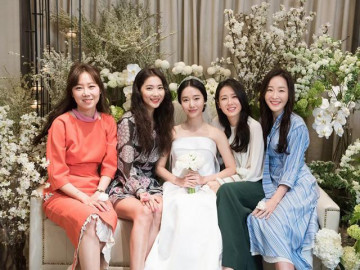 Đây là cô dâu hot nhất Kbiz: Cưới gần 1 tháng, ảnh hậu trường vẫn sốt vì khách mời khủng