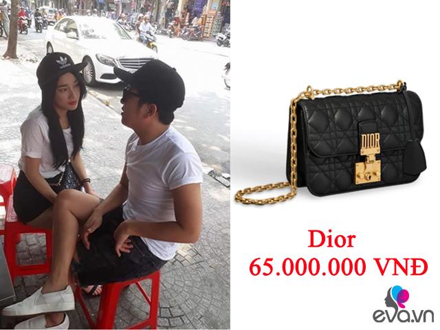 Nhã Phương diện đồ đôi, xách túi 65 triệu đi ăn lề đường với Trường Giang