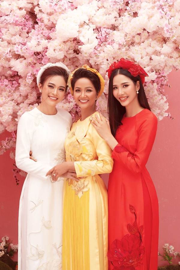 Chẳng phải đổi kiểu tóc xoành xoạch, Hamp;#39;Hen Niê amp;#34;đánh bạiamp;#34; mọi mỹ nhân trong cùng khung hình nhờ... - 4