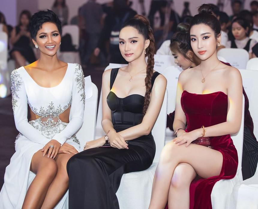 Chẳng phải đổi kiểu tóc xoành xoạch, Hamp;#39;Hen Niê amp;#34;đánh bạiamp;#34; mọi mỹ nhân trong cùng khung hình nhờ... - 5