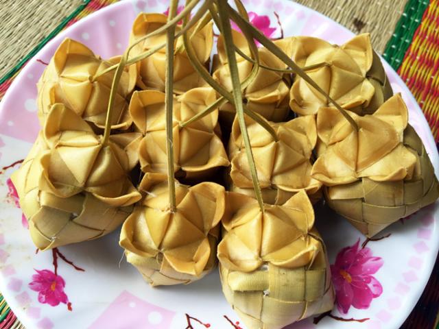 Chỉ có duy nhất ở An Giang: Loại bánh gói bằng lá thốt nốt cực lạ