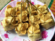 Xem ăn chơi - Chỉ có duy nhất ở An Giang: Loại bánh gói bằng lá thốt nốt cực lạ