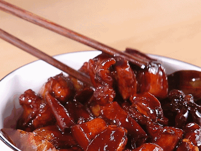 Kho thịt xong, tắt bếp nhưng đừng cho thịt ra ngay, làm thêm bước này đảm bảo ngon không ngấy - 5